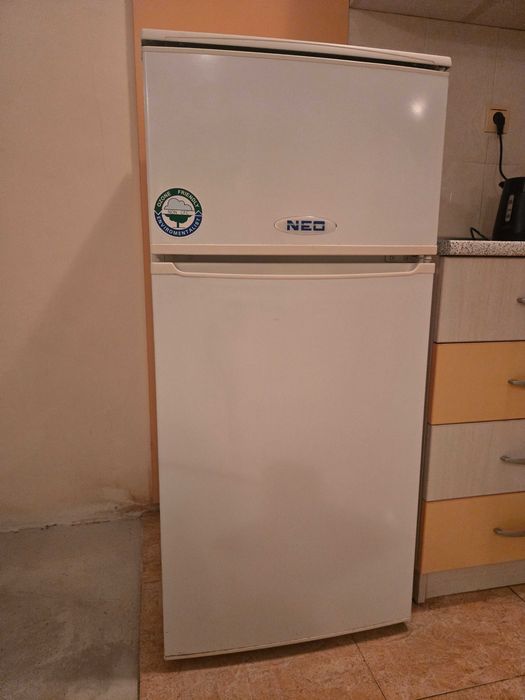 Хладилник с фризер NEO 115 см.