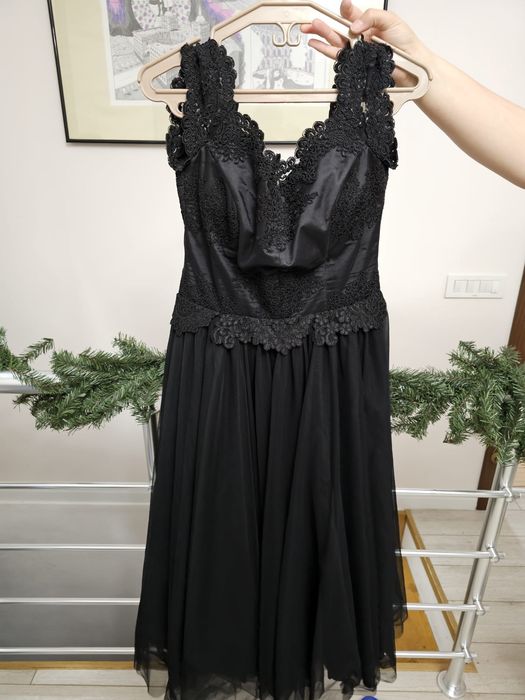 Vand rochie la comanda marime 38