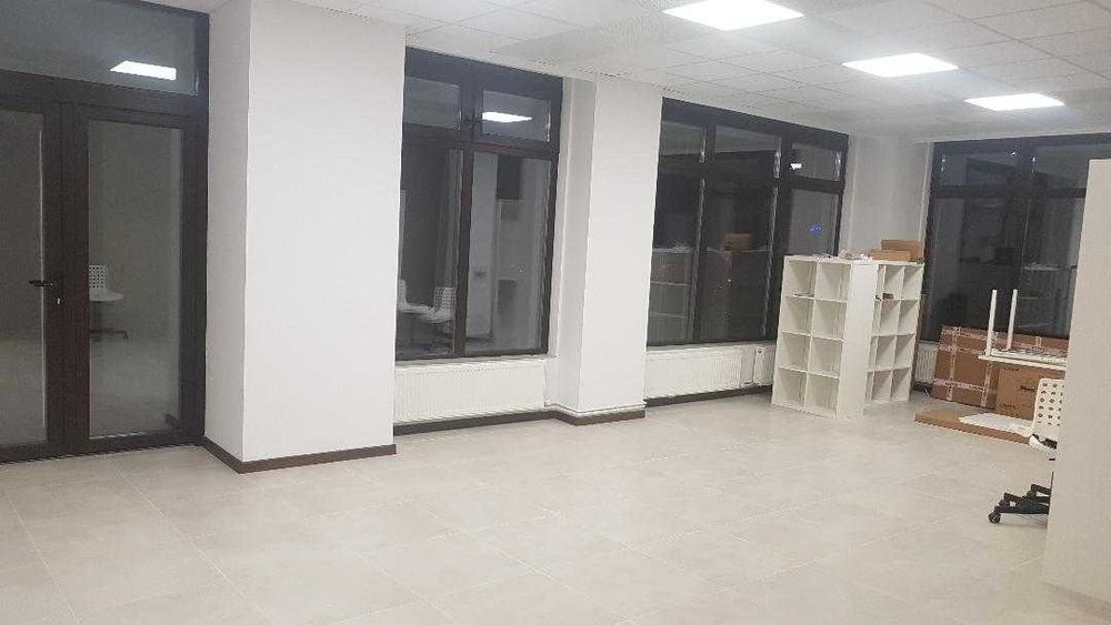 Spatiu comercial- de vanzare
