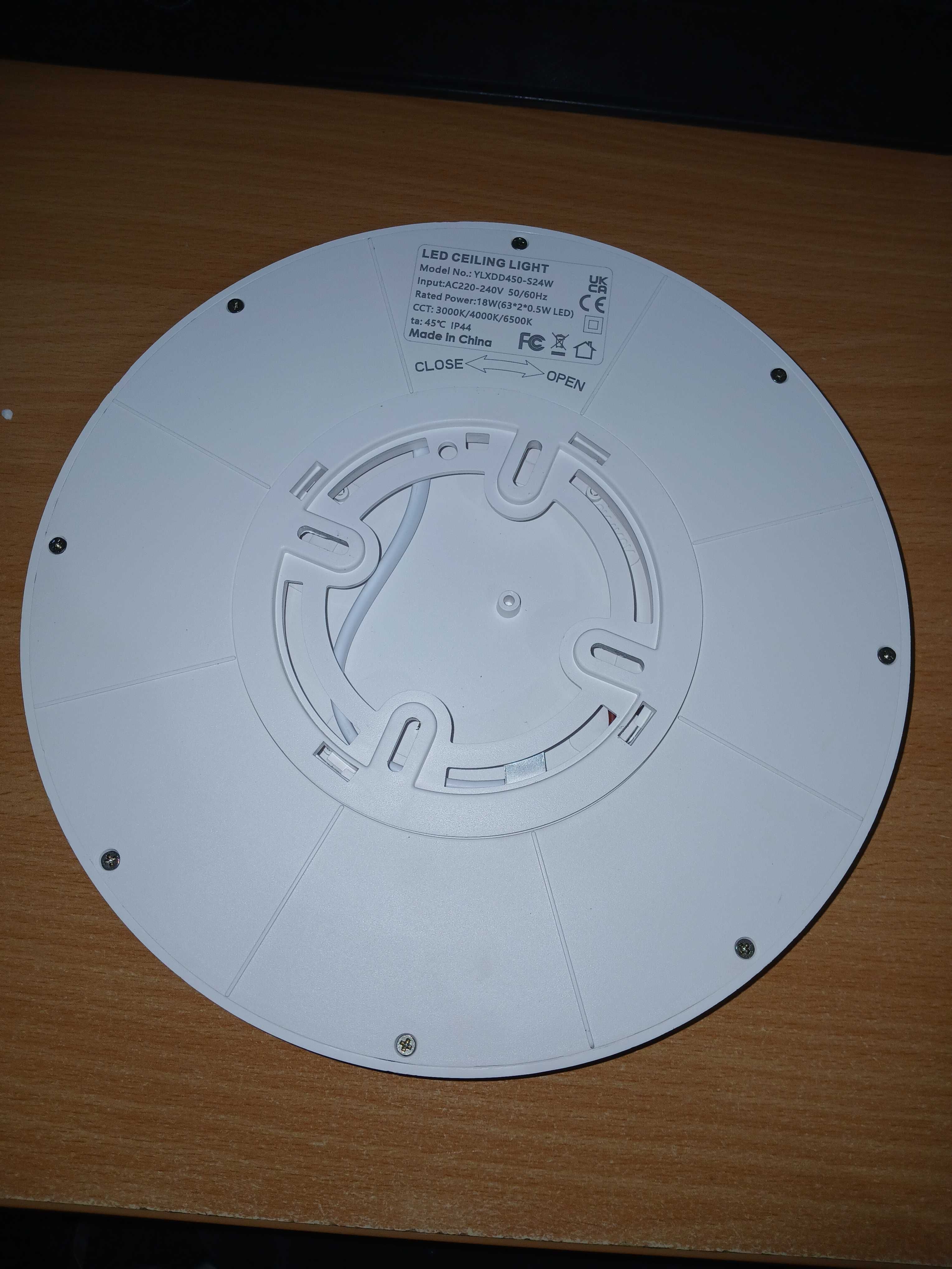 Plafoniera LED Ouila 24W, 2000lm, IP44, 22 cm, lumina rece