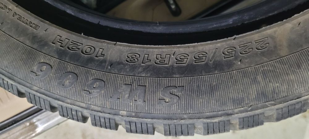 Шипы 225/55/18. Зимняя резина
