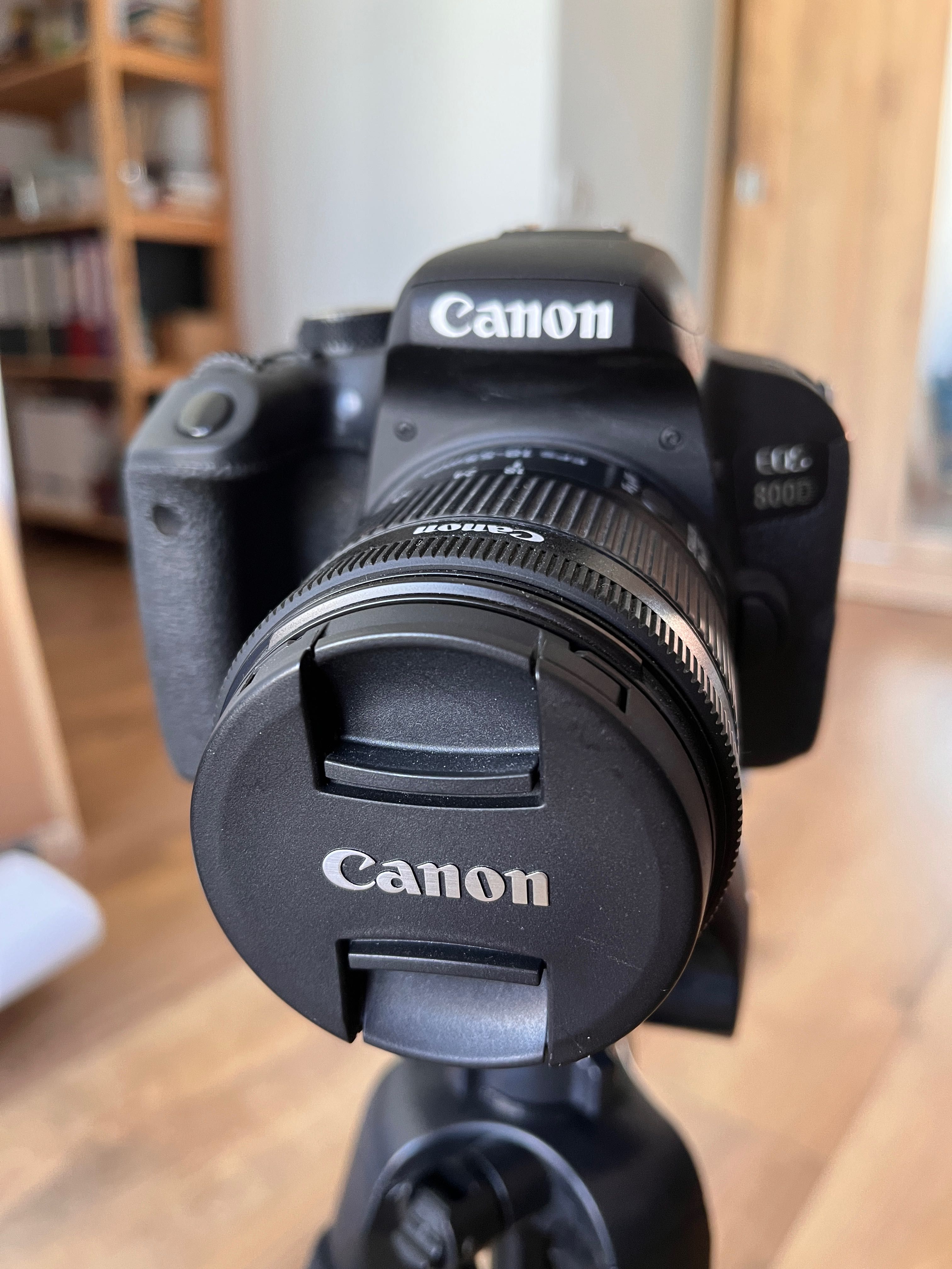 Canon EOS 800D DSRL cu Obiectiv 18-55 mm