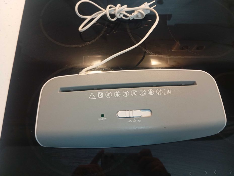 Шредер за унищожаване на документи  MA501-17