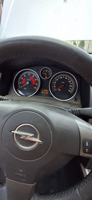 Dezmembrez opel astra 1,6 benzină. Toate piesele disponibile.