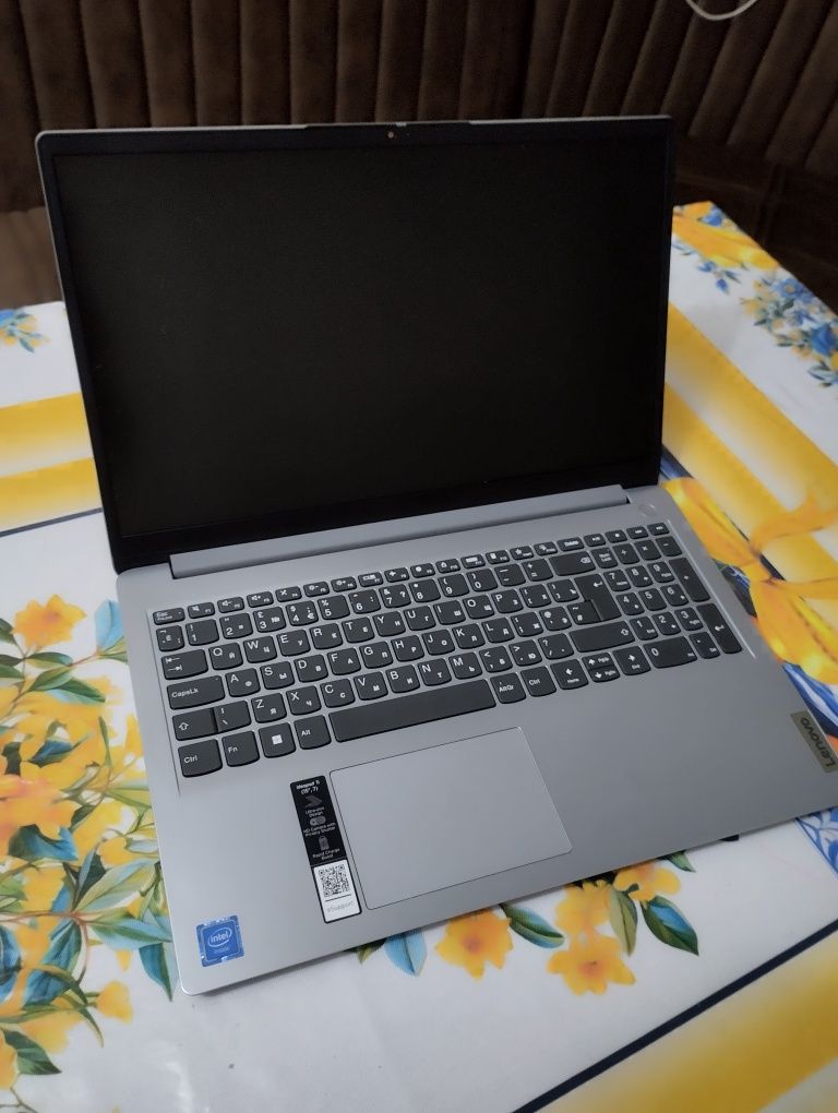 Lenova ideapad 1i 15 7 Ultra-silim Design