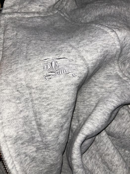 Vând Burberry Zip-up nou