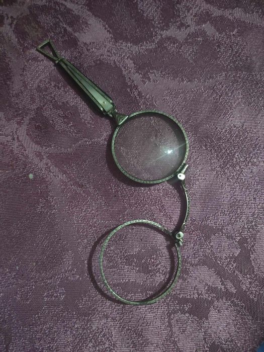 Ochelari vechi de epocă