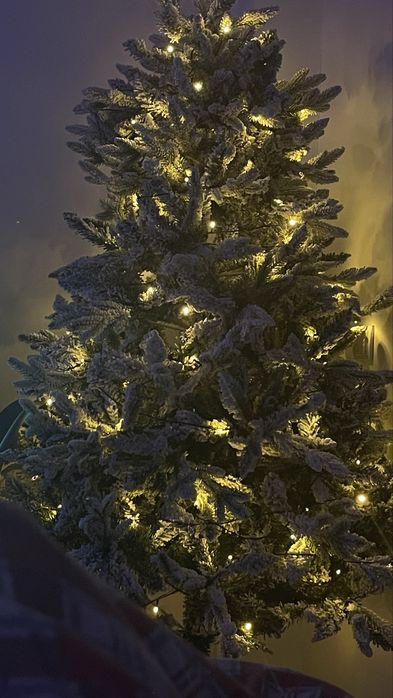 Искуственная елка новогодняя