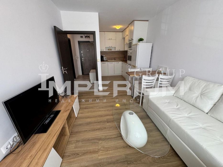 Дава се под наем Двустаен апартамент в Варна, Възраждане 3 - 60 кв.м за 561 € - Снимка #1