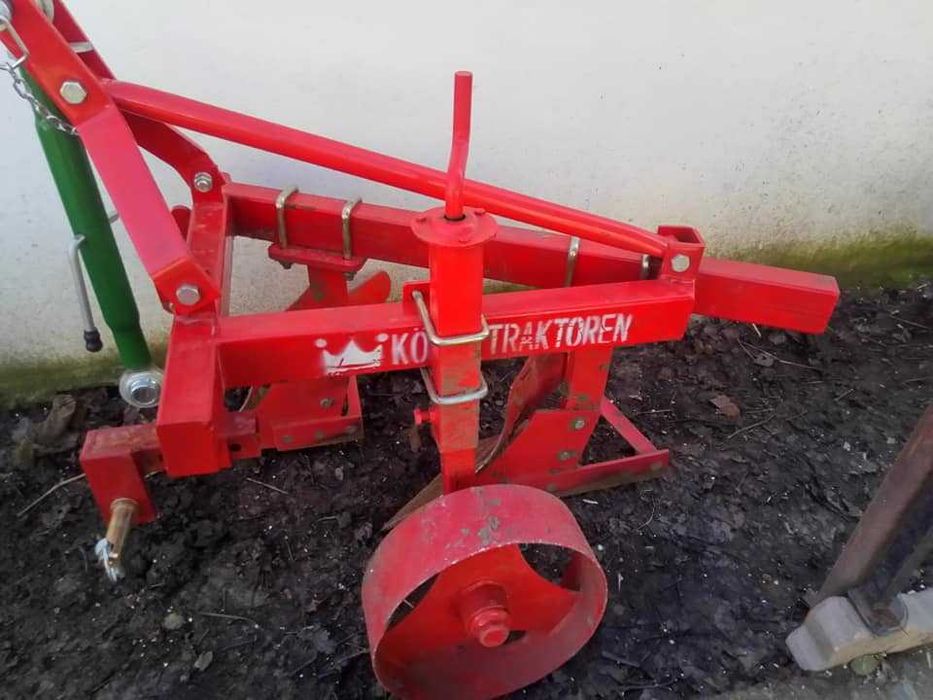 Tractor-tractoras Japonez HINOMOTO N209 ,4X4 , plug + FREZA !