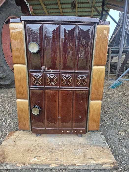 Sobă pe lemne tip semineu