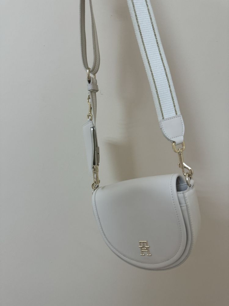 Дамска чанта Tommy hilfiger