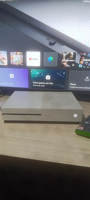 Xbox one s + игри
