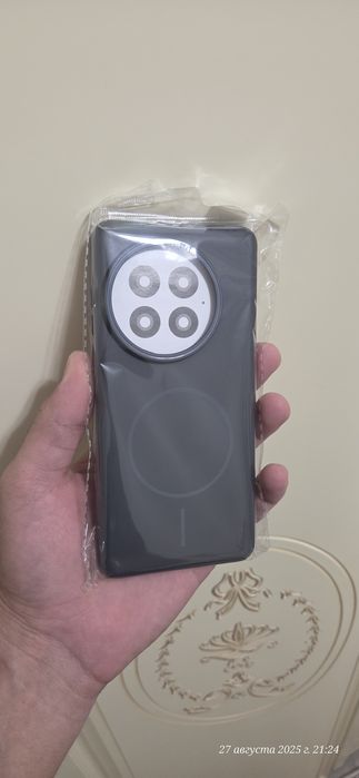 Продам чехол на Oneplus 13 с магнитным кольцом