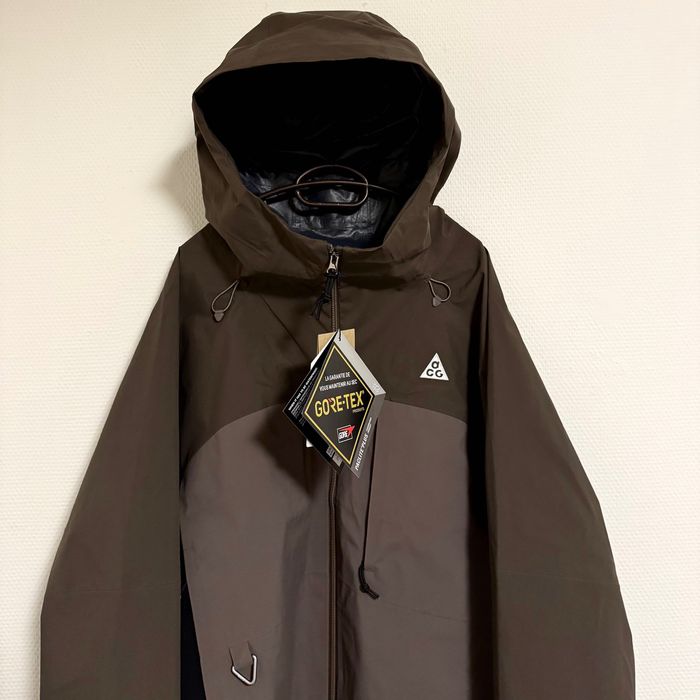 Nike ACG ( Gore-Tex, Arcteryx, Oakley, The North Face, Berghaus )