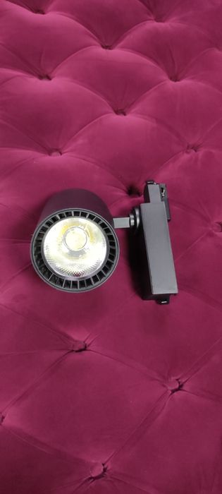 Трековые лампы, всё работает, мощные, почти новые