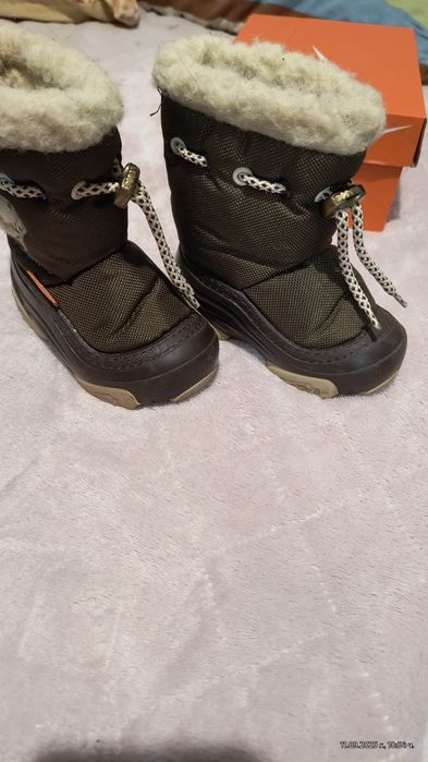 Ботушки с подплата от овча вълна