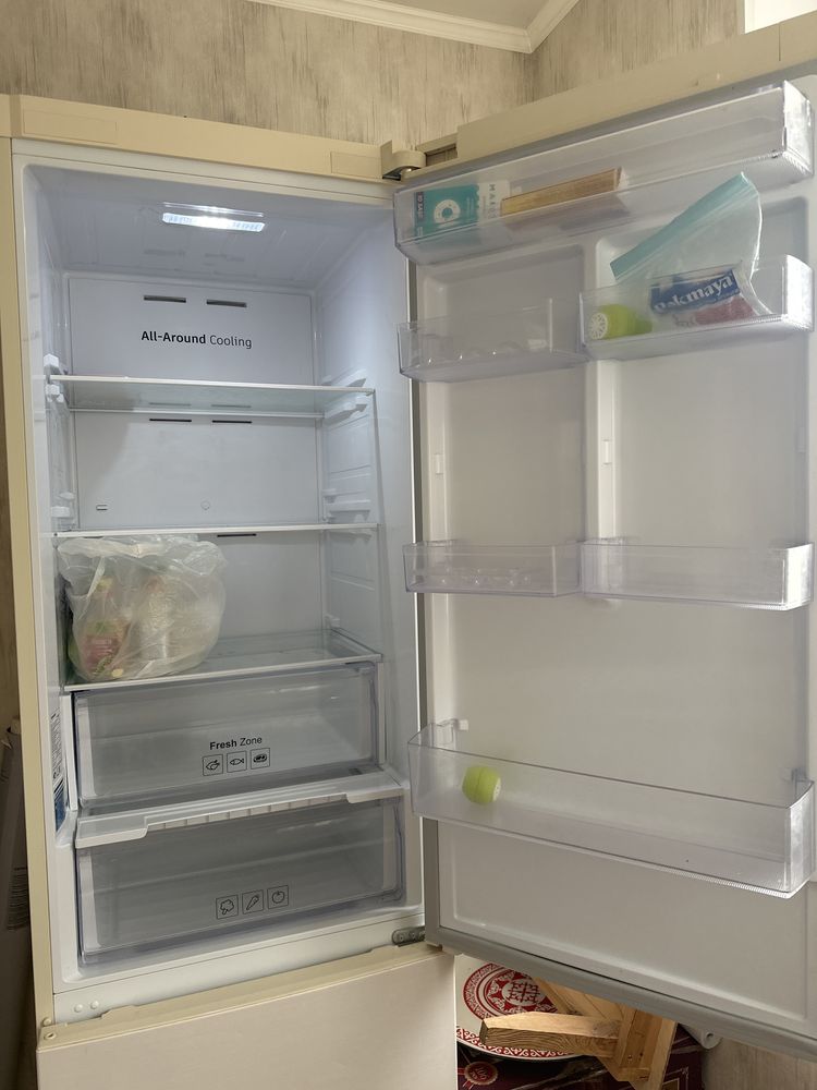 Продается холодильник