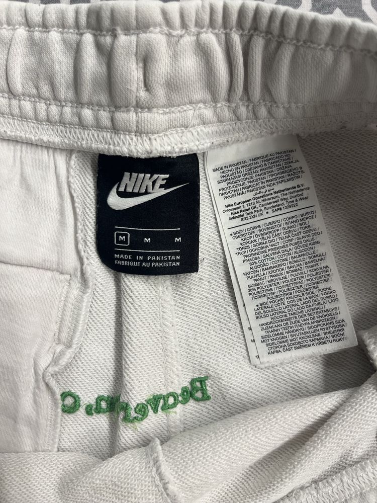 Nike Sweatshorts mit label
