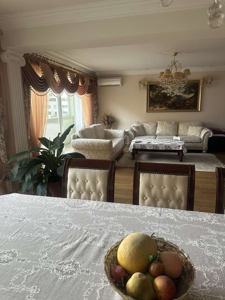 Продава се Тристаен апартамент в Благоевград, Идеален център - 125 кв.м за 1840 €/кв.м - Снимка #3
