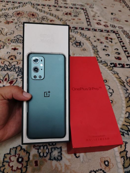 One plus 9 pro 5G 12 +256