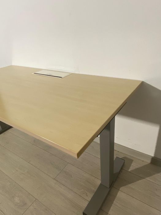 2 Buc. Birou cu Prize și Organizator Cabluri 160x78 cm; Masă de Lucru
