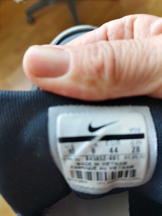 Продавам мъжки маратонки Nike