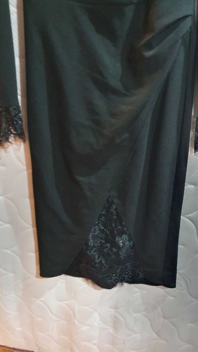 Rochie neagra S dantela