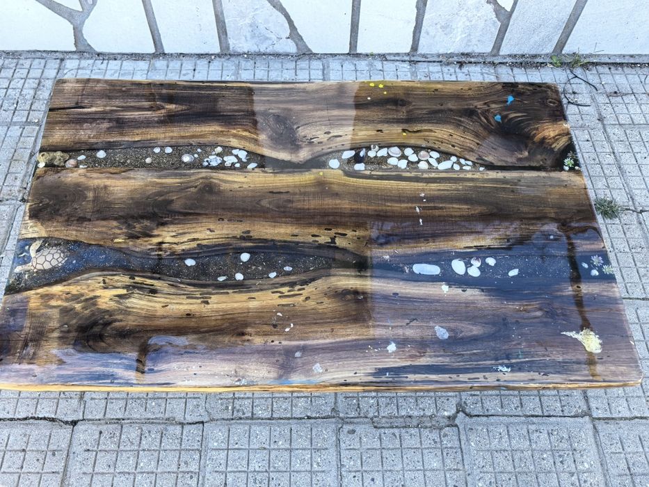 Холна маса от орех и епоксидна смола