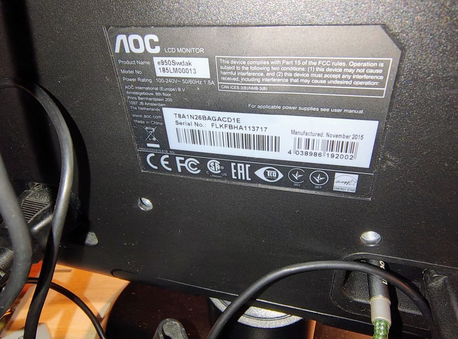 Monitor 18.5" cu difuzoare AOC