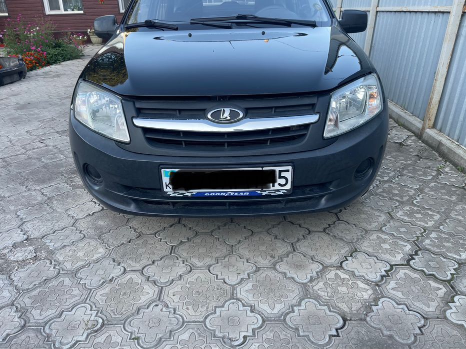 Продам передний и задний бампер на лада гранта
