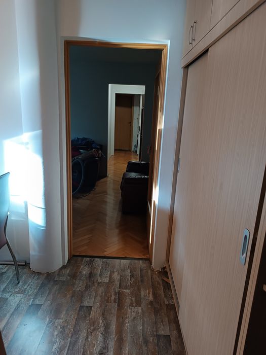 Închiriez apartament 3 camere  , calea Romanilor, et 2 utilat, mobilat
