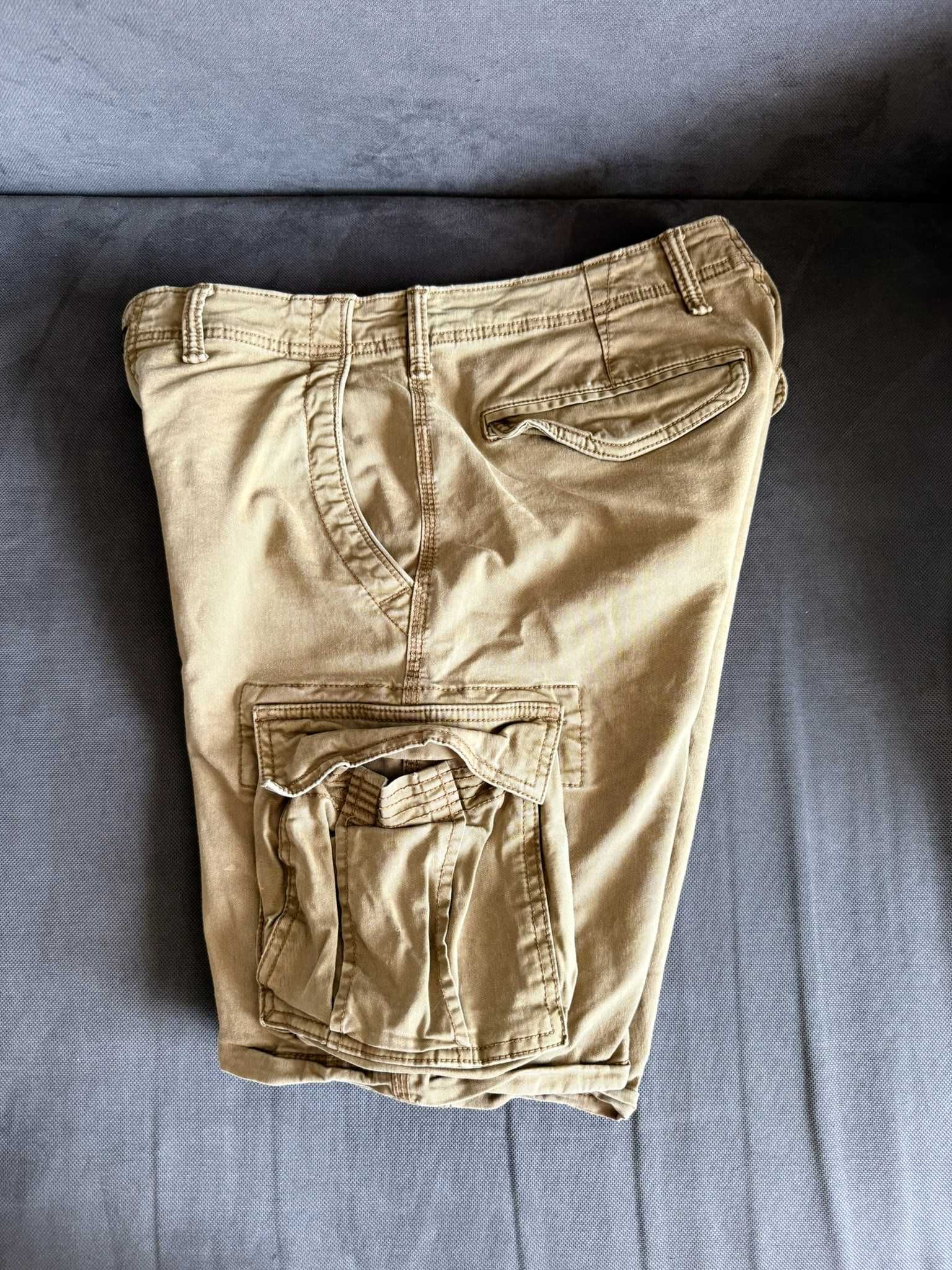 Къси гащи Gap, American Eagle