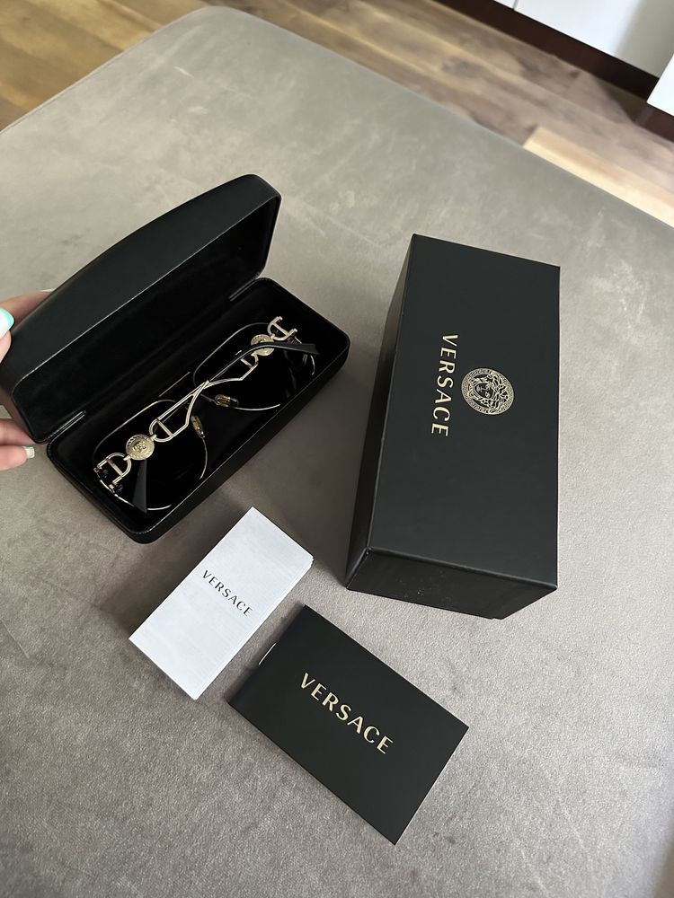 Оригинални unisex слънчеви очила Versace с интернационална гаранция