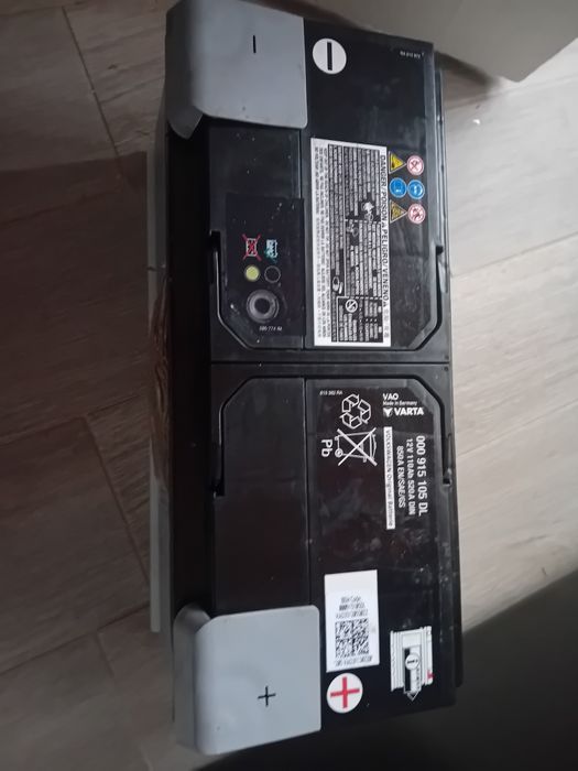 Vând acumulator auto Varta 110 ah