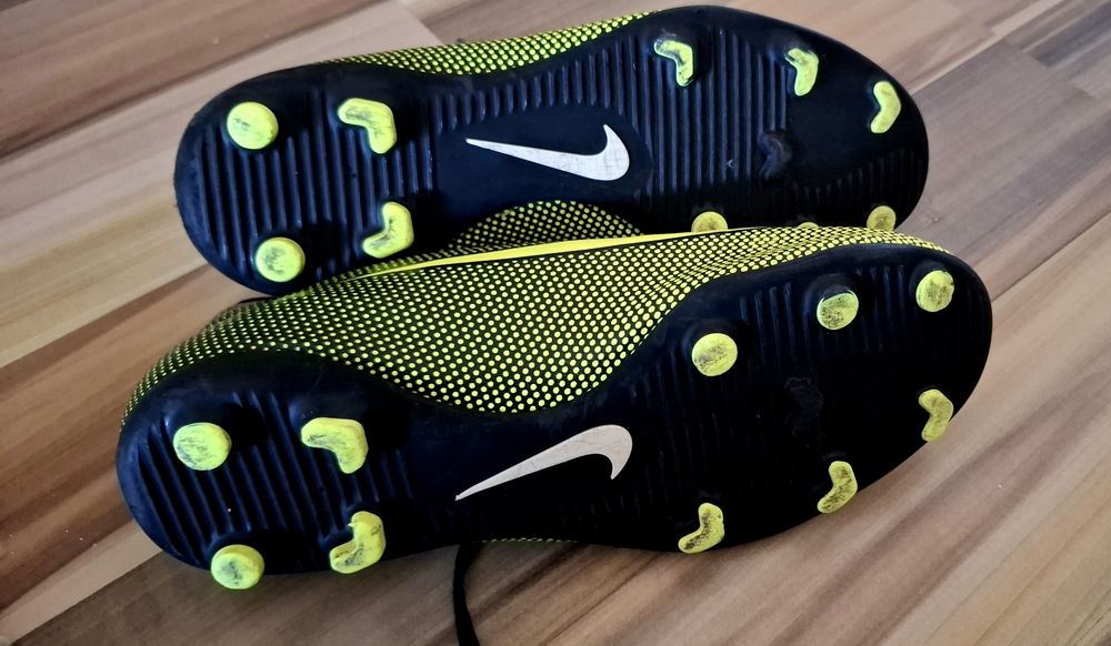 Pantofi sport Nike fotbal 38