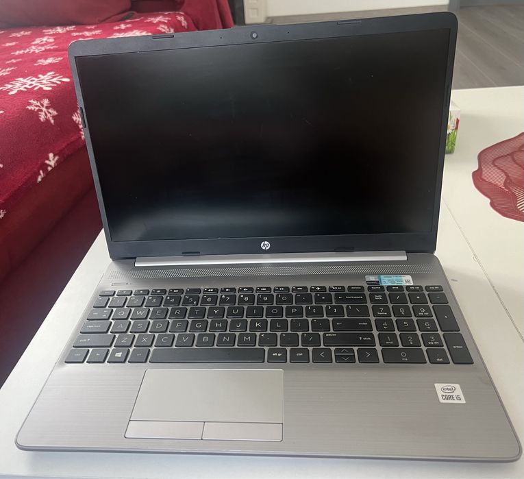 Laptop HP250G8 I5 ; 256 GB