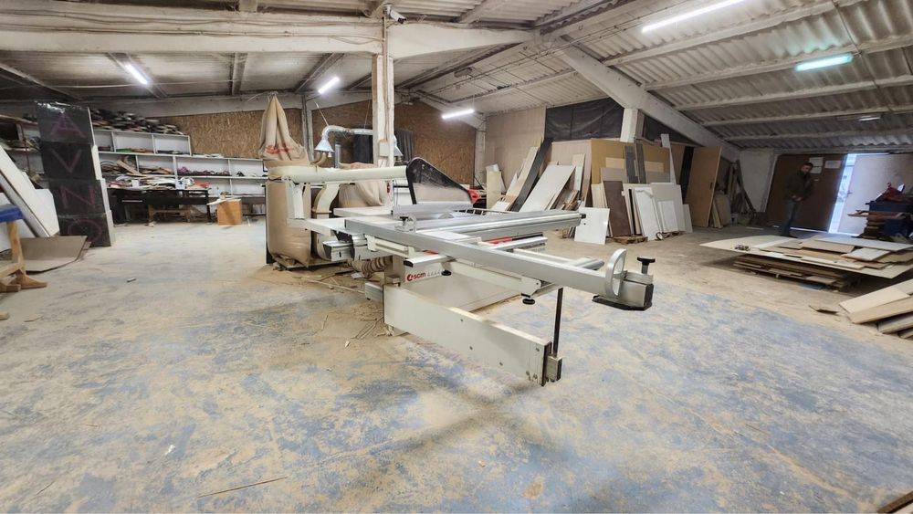 Vand atelier tamplarie