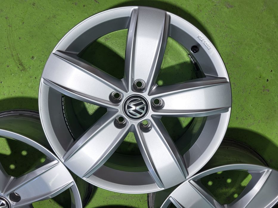 17 5x112 Vw Passat Touran Tiguan Golf Skoda лети джанти 5х112