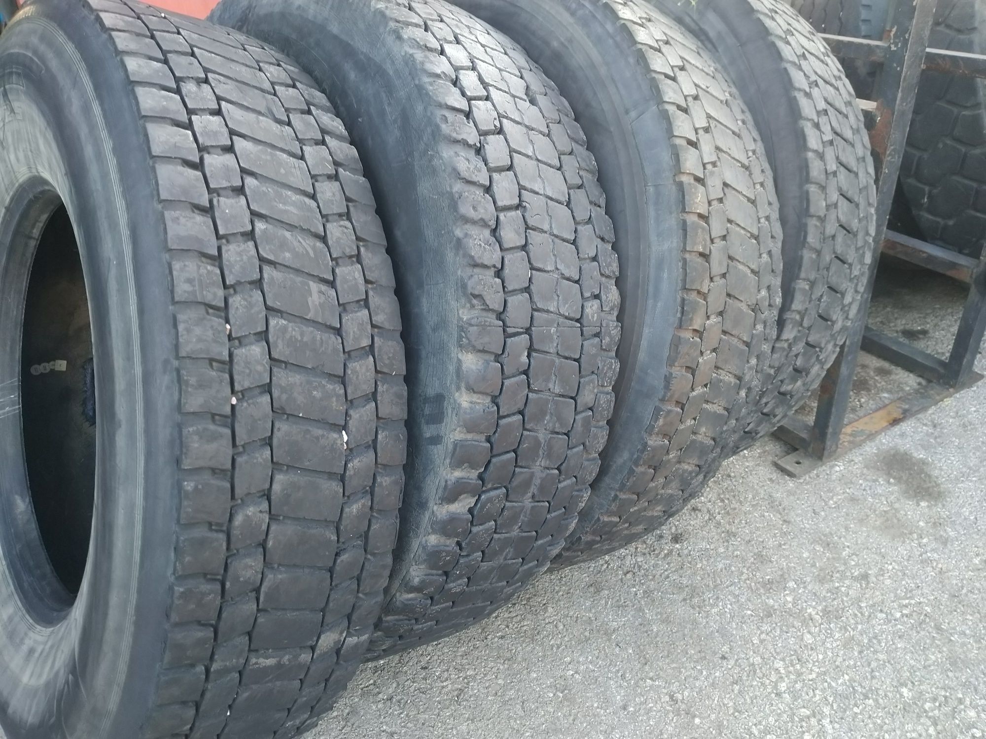 Гуми 315/80 R 22.5  70 лв. за бр.