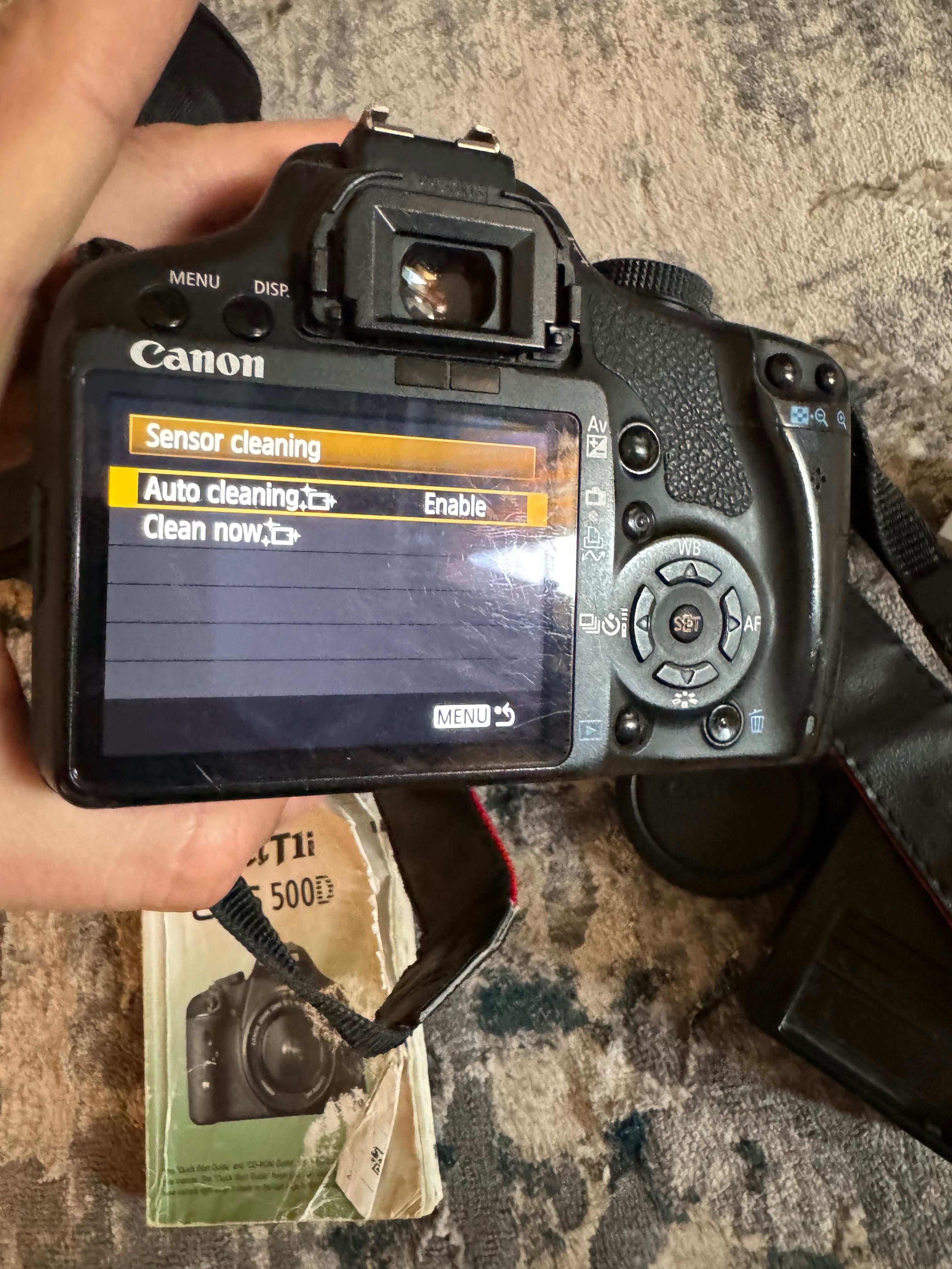 Canon eos rebel T1i cu obiectiv tamron 18-270 mm si geanta