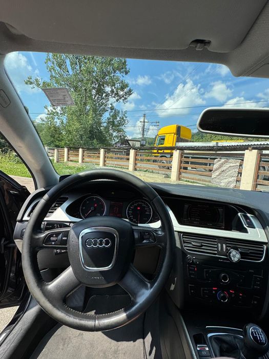 Vând Audi A4 
Anul 2008
Motor 2.0 diesel 
143CP
Cutie  de viteză  Manu