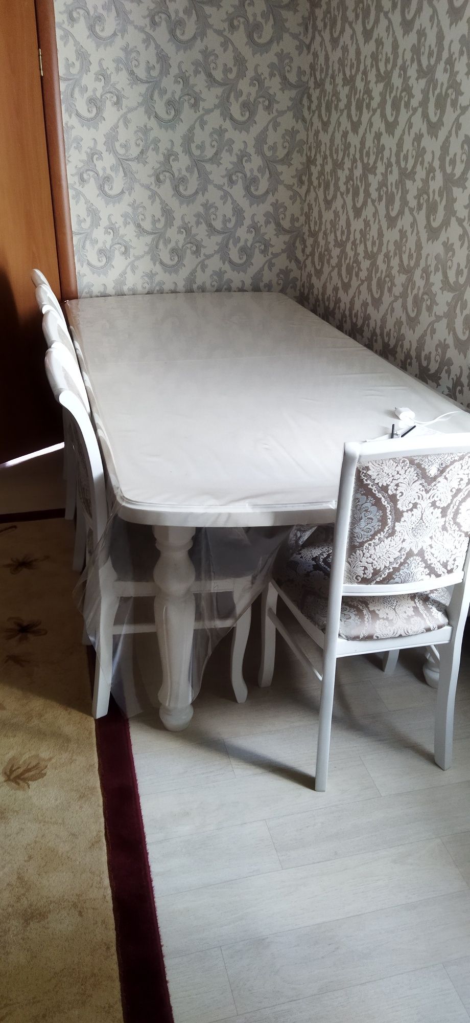 Продам  стол в хорошем качестве
