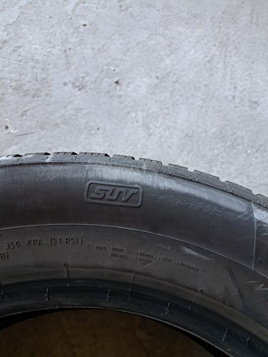 2 anvelope iarnă 235 60 r18 Continental