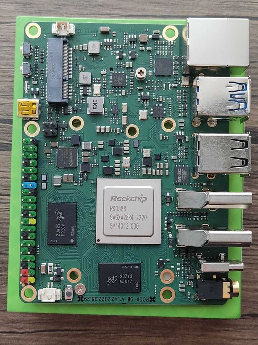 Placă dezvoltare Radxa Rock 5B 8GB cu Modul wireless Radxa A8