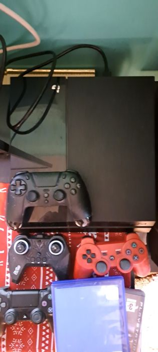 Vând sau schimb  Playstation 4