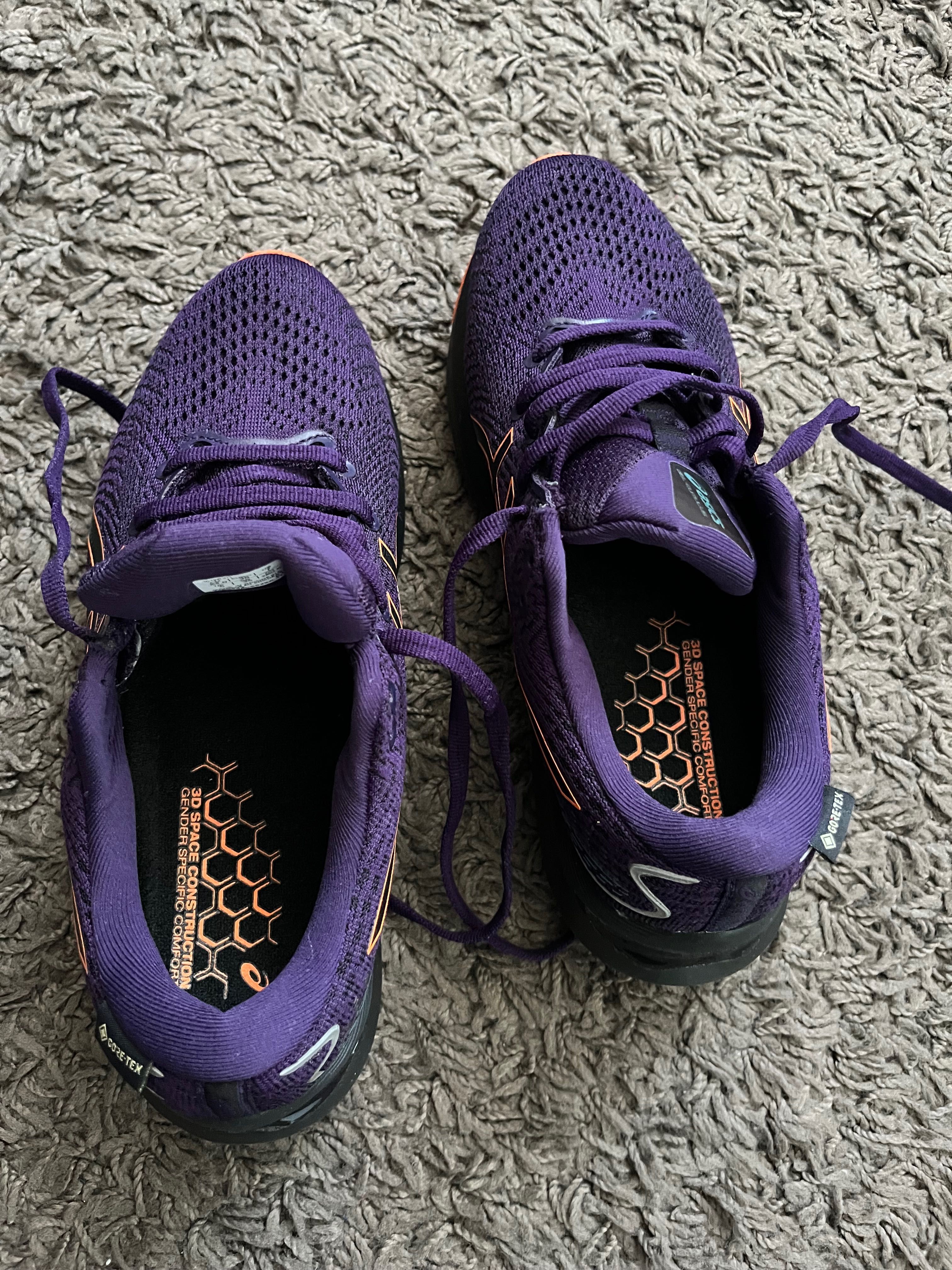 Маратонки Asics Нови