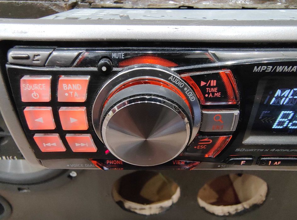 Висок клас ALPINE CDE-9880R USB / CD / MP3