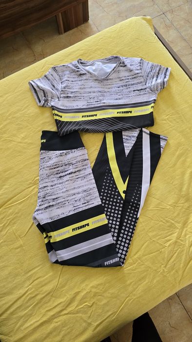 Спортен комплект от две части