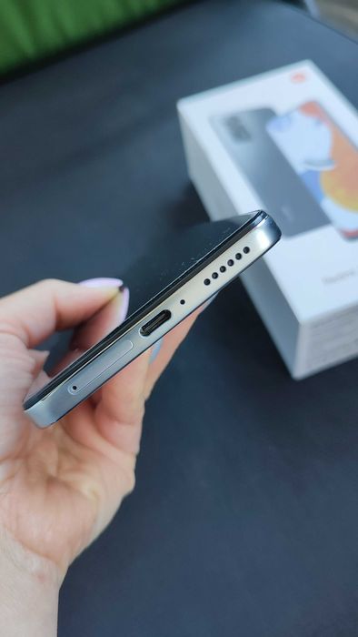 Продавам  Redmi Note 11 Pro 5G
